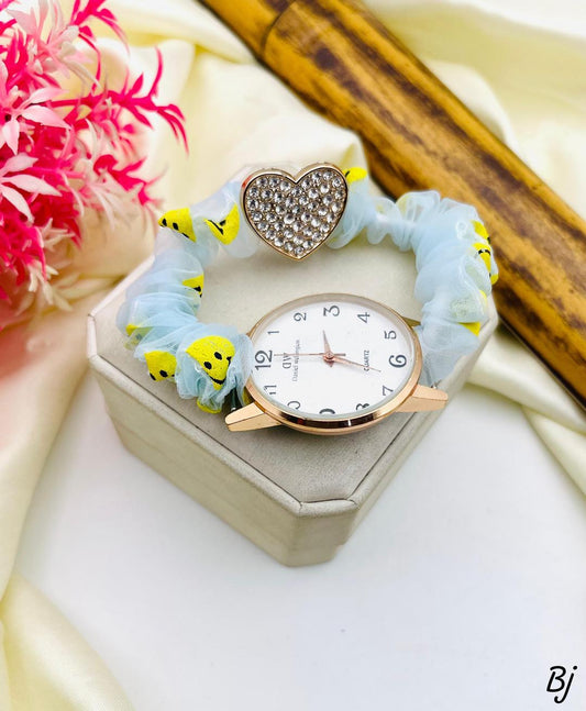 Stylish Woman Qurtaz Bracelet Watch